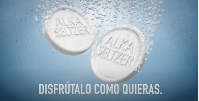 100 anuncios publicitarios con eslogan: Mejores slogans. Alka Seltzer: Disfrútalo como quieras. 