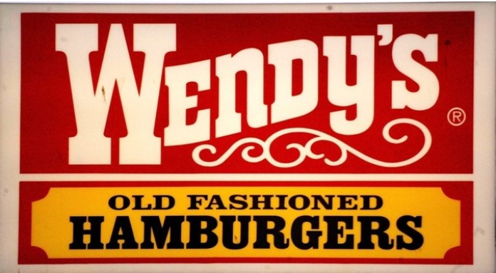 100 anuncios publicitarios con eslogan: Mejores slogans. Wendy´s: Hamburguesas a la antigua.