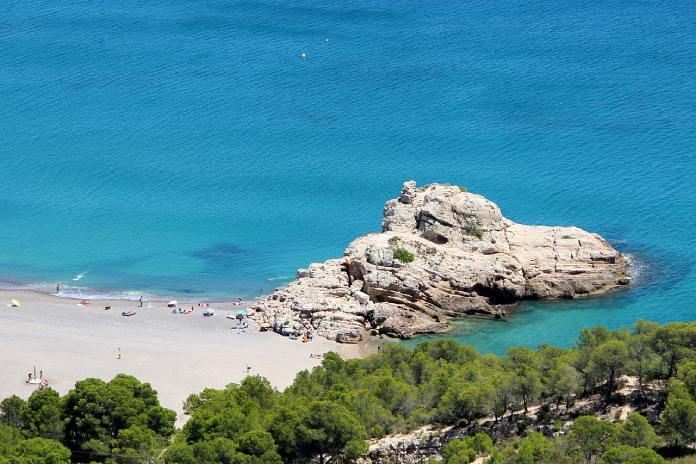  Imagen del mar azul de Costa Dorada.