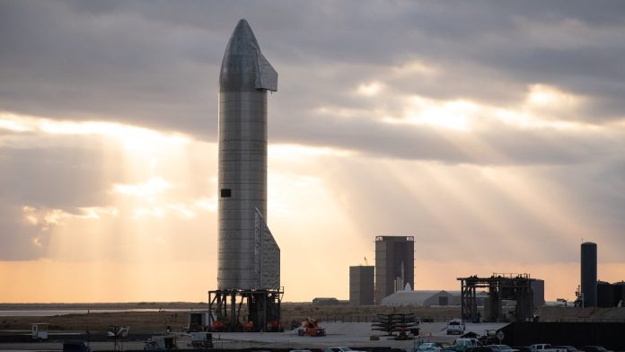 Starship SN9 en la plataforma de lanzamiento