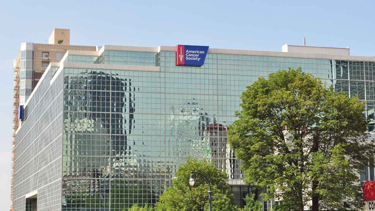 La Sociedad Estadounidense del Cáncer advierte que la soledad es un factor de riesgo para la mortalidad en sobrevivientes de cáncer