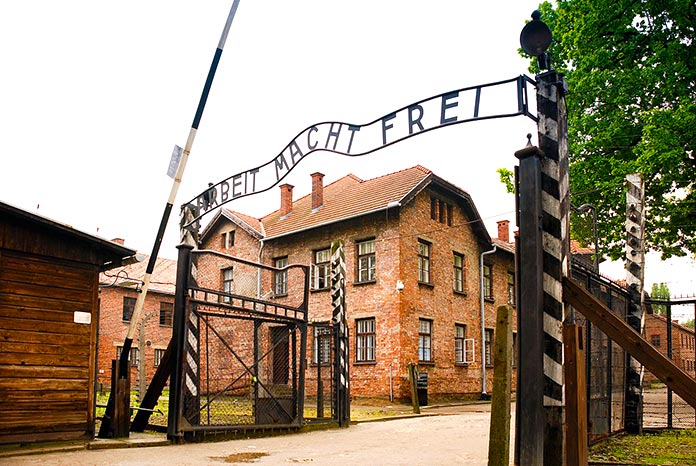 Entrada al campo de concentración nazi de Auschwitz