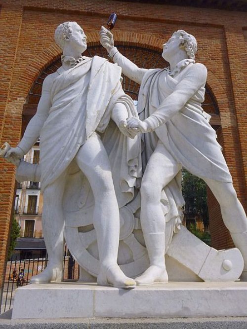Autores neoclásicos. Monumento a Daoiz y Velarde. Plaza Dos de Mayo Madrid.