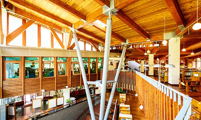 Interior de la biblioteca pública de Taipéi, Taiwán