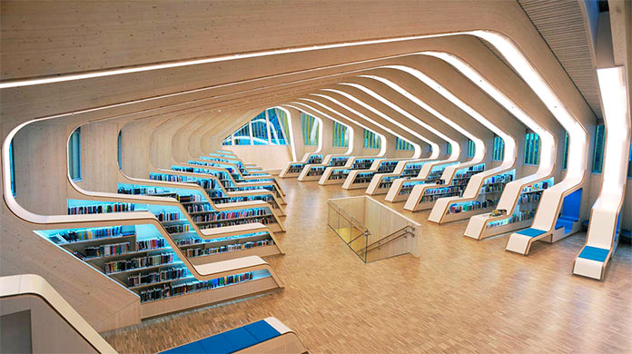 Interior de la Biblioteca y Casa de Cultura de Vennesla, Noruega 