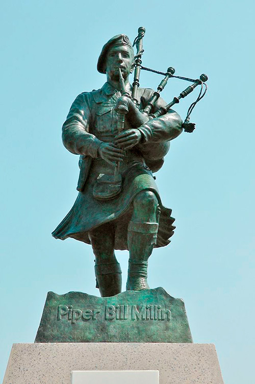 Estatua de bronce de Bill Millin