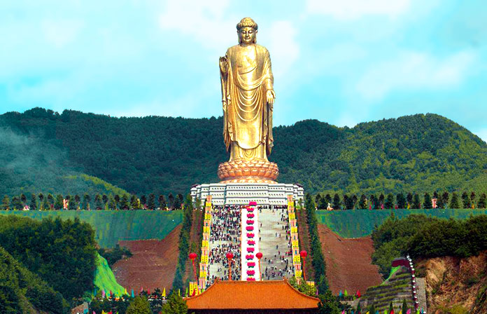 Buda del Templo de Primavera, China.