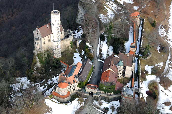 Vista aérea del castillo y sus alrededores