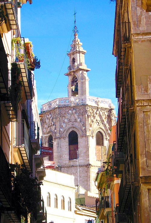 El Micalet desde el Carrer de la Corretgeria