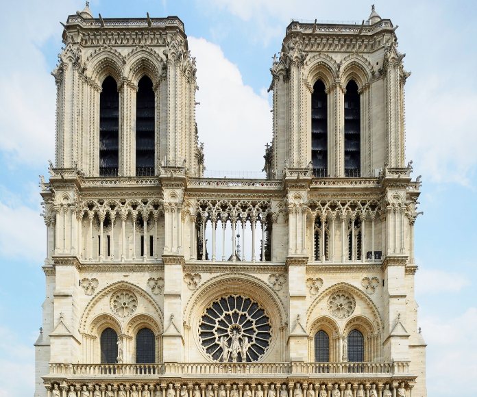Parte superior de la catedral de Notre Dame.