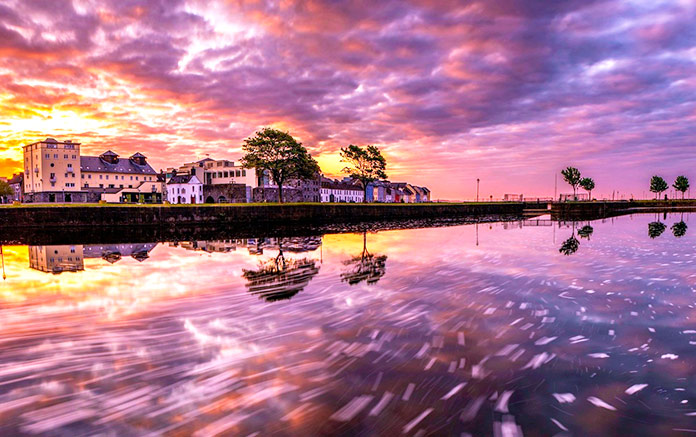 Bahía de Claddagh, Galway, Irlanda.