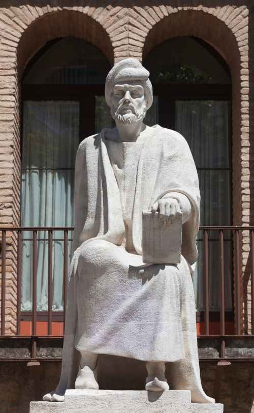 Estatua de Averroes que se encuentra en Córdoba