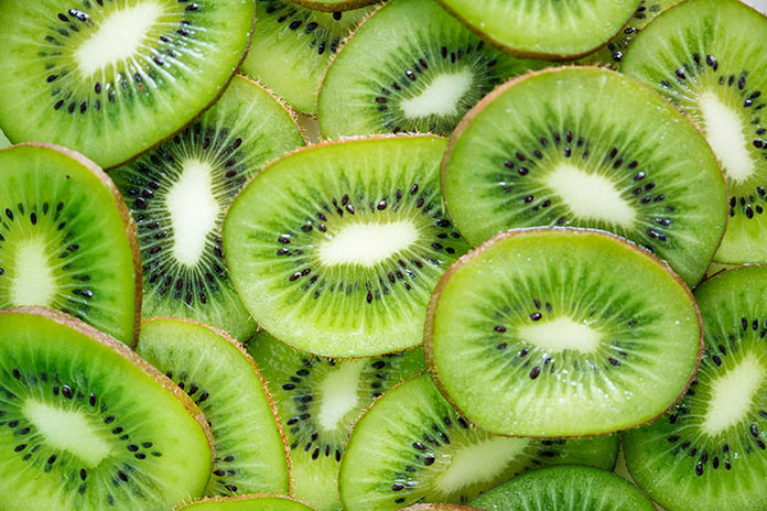 Kiwis cortados en rodajas 