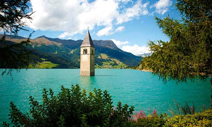 Iglesia de Santa Caterina, lago de Resia