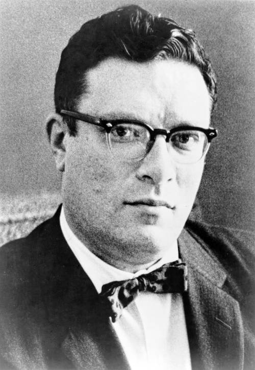 Foto de Isaac Asimov, creador de las conocidas leyes de Asimov