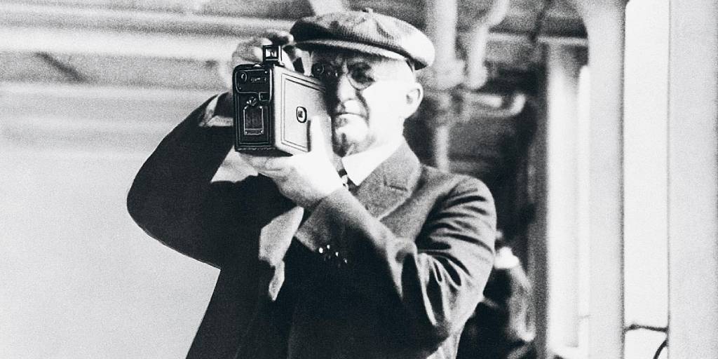 Kodak revoluciona la fotografía con la primera cámara de uso no profesional