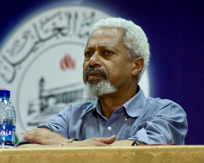 Literatura del siglo XXI. Abdulrazak Gurnah en un panel en Hebrón, Palestina. 2009.