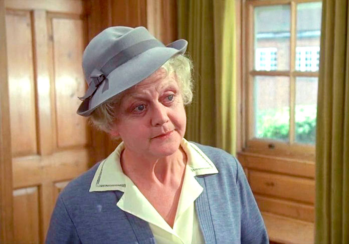 Angela Lansbury como Miss Marple