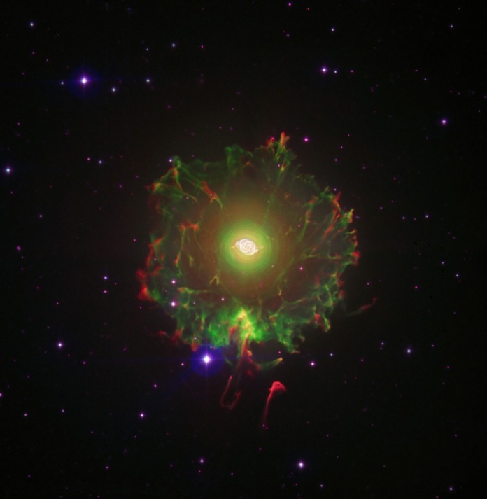 Nebulosa-Ojo-De-Gato-Verde