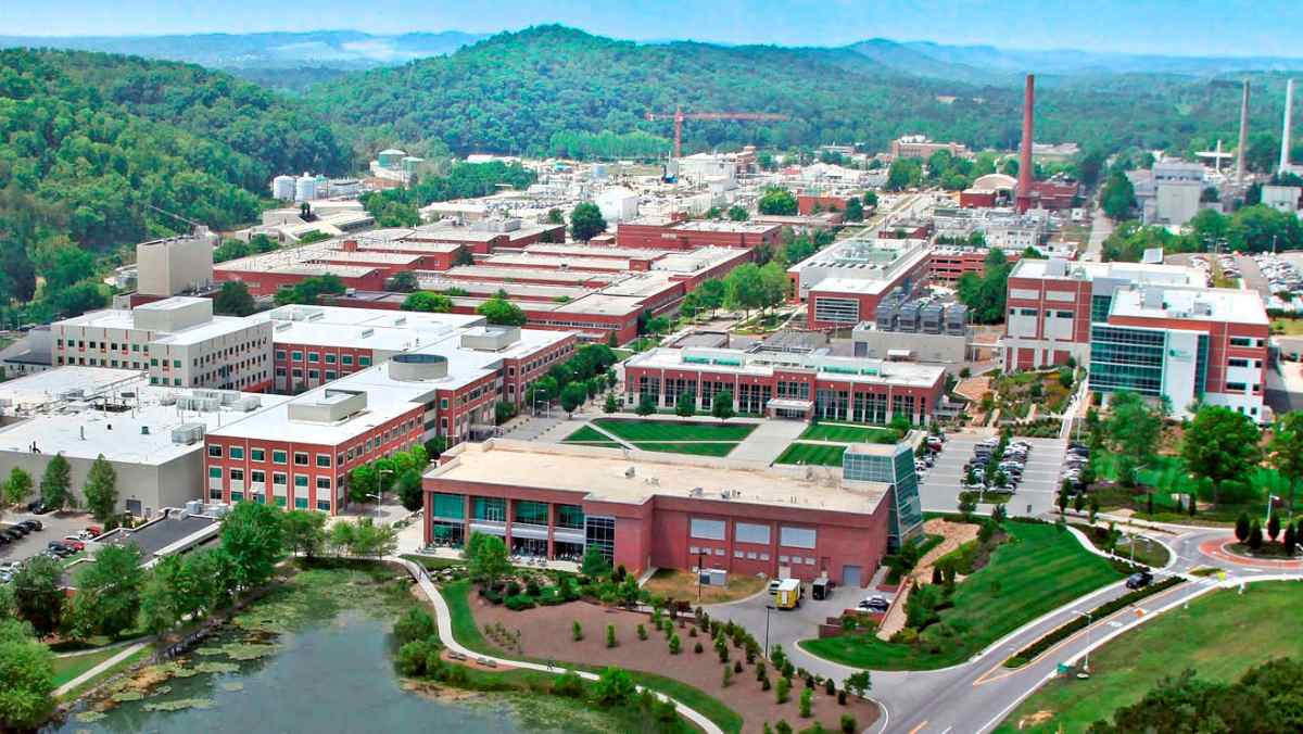 Científicos del Laboratorio Nacional Oak Ridge crean una batería revolucionaria que captura el CO2 y almacena energía renovable
