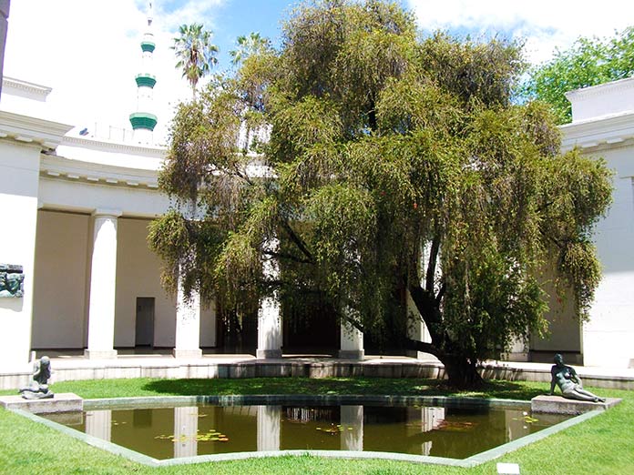 Patio central del edificio de estilo neoclásico del Museo de Bellas Artes