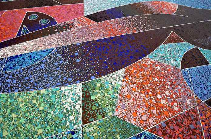 Pintores mexicanos. Byron Gálvez. Detalle del mosaico de la plaza del Parque David Ben Gurión, 2005. 