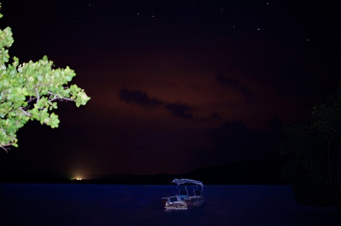 Playas bioluminiscentes. Bahía Mosquito. Isla de Vieques. Puerto Rico.