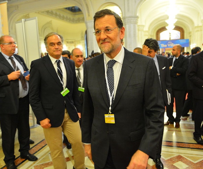 Rajoy confía en las lluvias para bajar la tarifa eléctrica
