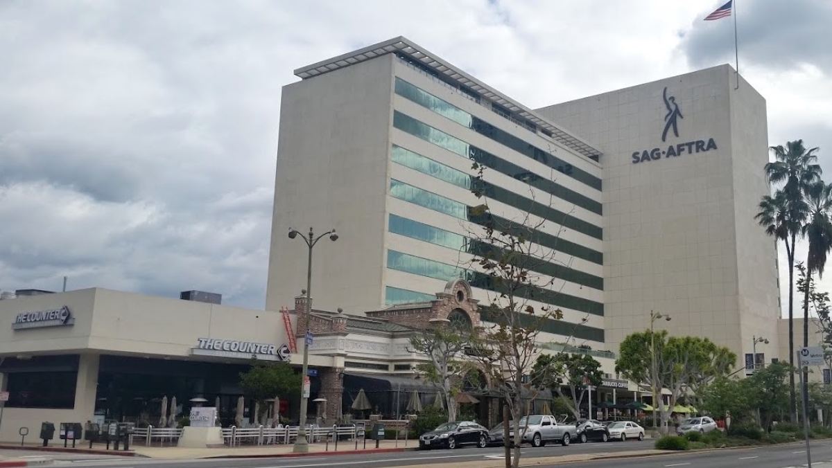 SAG-AFTRA y las principales discográficas logran un acuerdo para el uso ético y responsable de la IA en la industria musical
