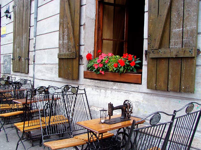 Singer Café, Cracovia