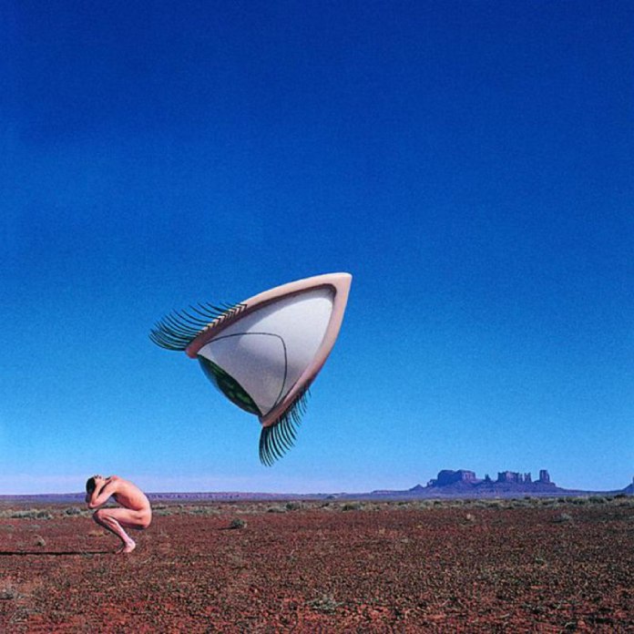 Storm-Thorgerson-Bury-The-Hatchet