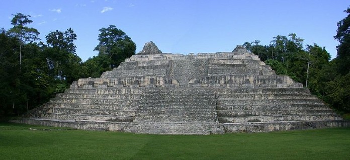 Templos mayas. Caracol. Pirámide Caaná en Caracol. Belice. 