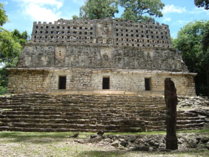 Templos mayas. Yaxchilán. Estructura # 33.