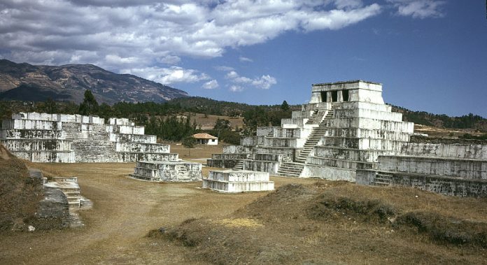 Templos mayas. Zacaleu. Vista panorámica de Zacaleu.