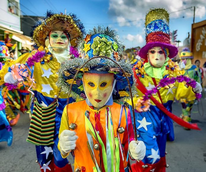 Cooperación mensual Mar ▷ Tradiciones Venezolanas » 30 Costumbres Importantes