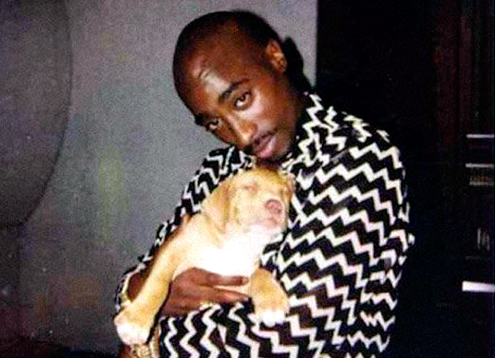 Tupac Shakur con su perro