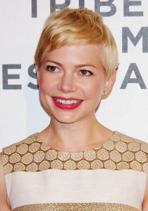 Michelle luce sonriente durante su aparición en el  Tribeca Film Festival de 2012.