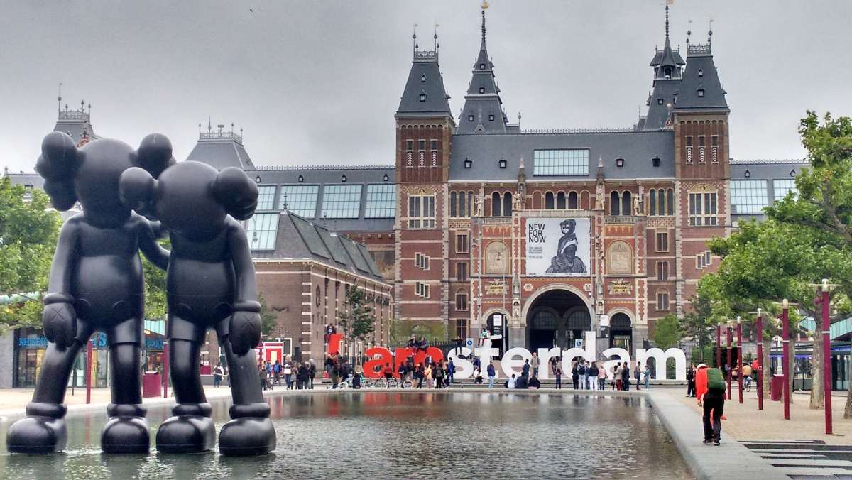 Ámsterdam vetará la edificación de nuevas estructuras hoteleras como estrategia contra el turismo de masas