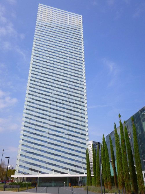 Foto completa de la Torre Puig u Hospitalet de Llobregat.