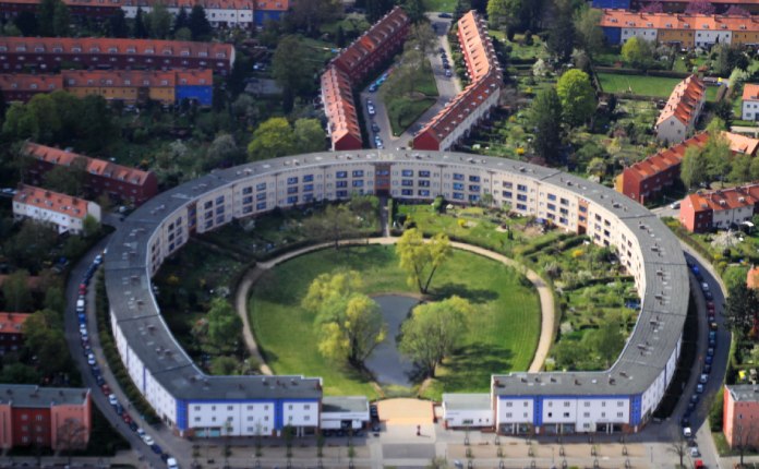 arquitectura-bauhaus-horseshoes