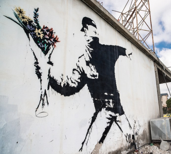 arte-del-siglo-xxi-flower-thrower-bansky