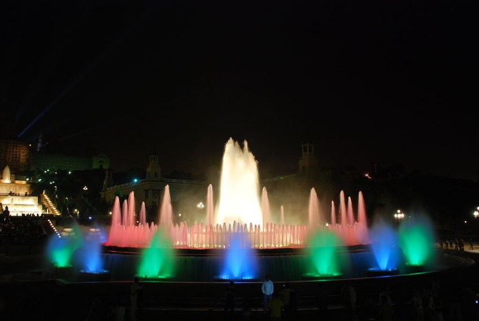 Fuente Mágica de Montjuic - Barcelona, España