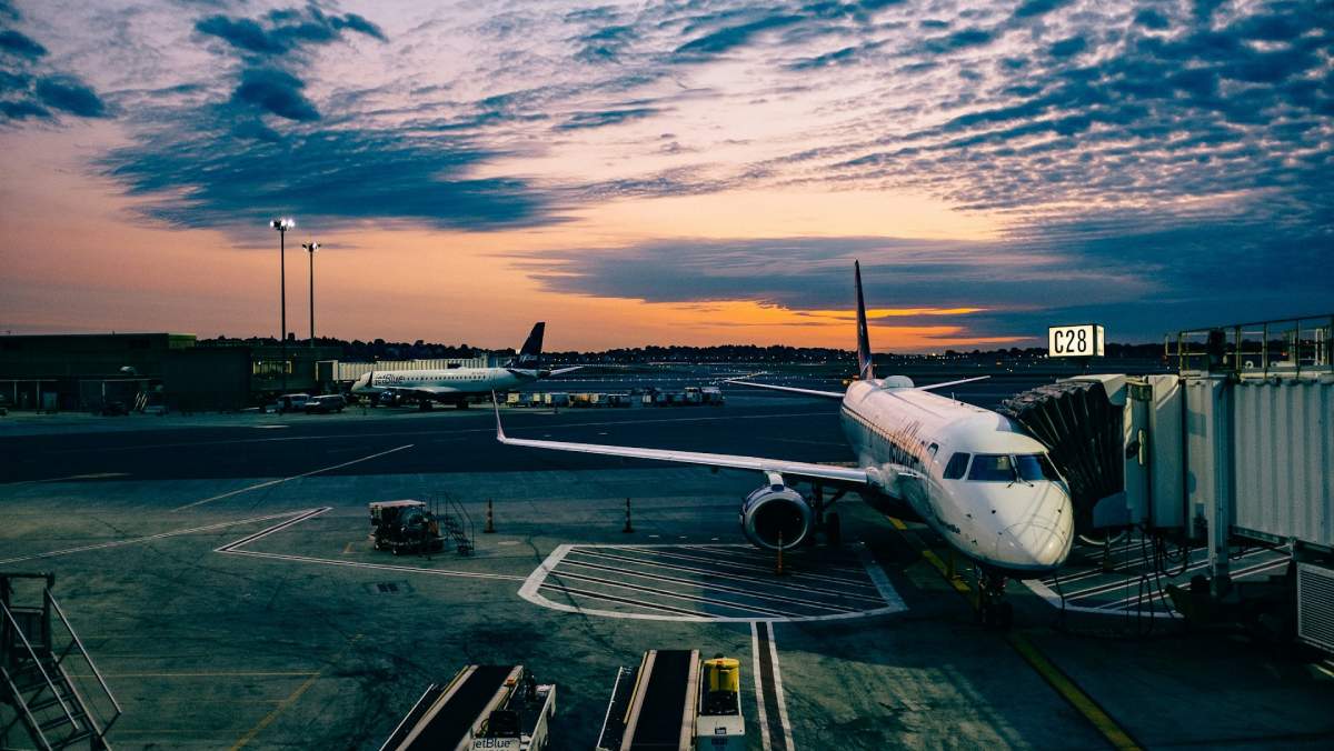 El Ministerio de Consumo multó con 150 millones de euros a Ryanair, Vueling, EasyJet y Volotea por cobrar equipaje de mano
