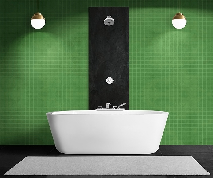 bañera en cuarto de baño de baldosas verdes