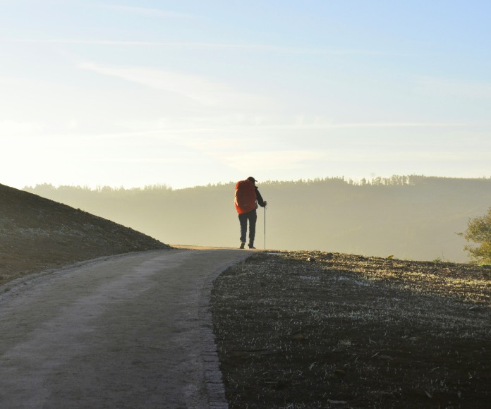 Hombre en el Camino de Santiago