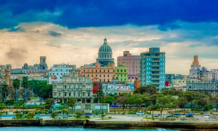 Vista del Malecón de La Habana - Cuba
