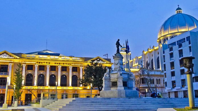 Vista del Teatro Nacional de San Salvador - El Salvador