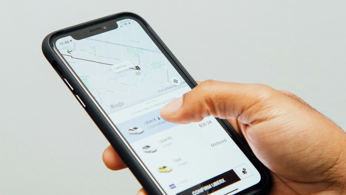 Una doctora española crea Cristóbal, una innovadora aplicación que mejora la salud de los camioneros