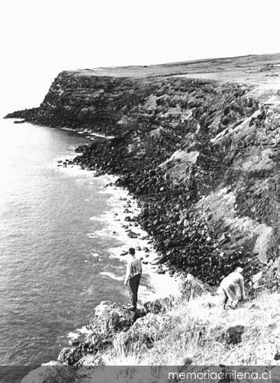 Vista de los acantilados de Isla de Pascua (hacia 1888)
