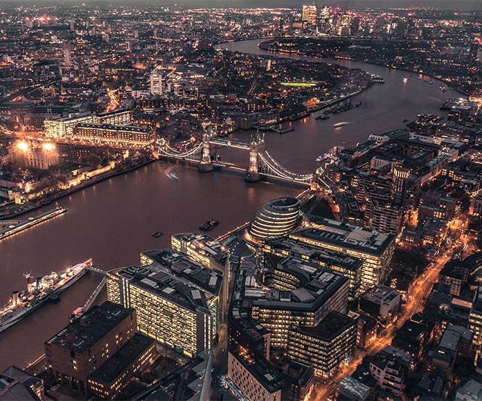 Vista aérea de Londres de noche